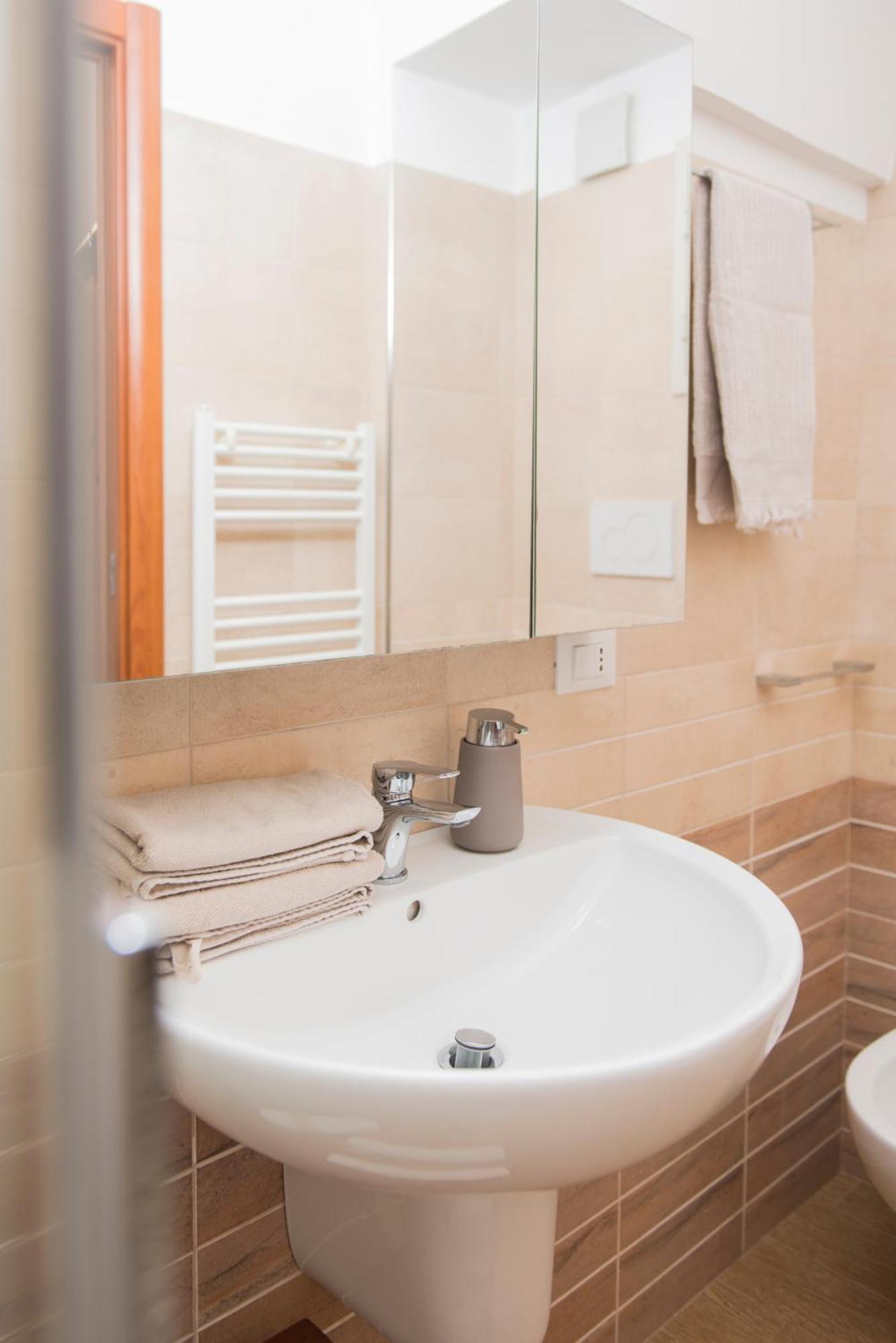 A Casa Di Lavinia Appartement Monopoli Buitenkant foto